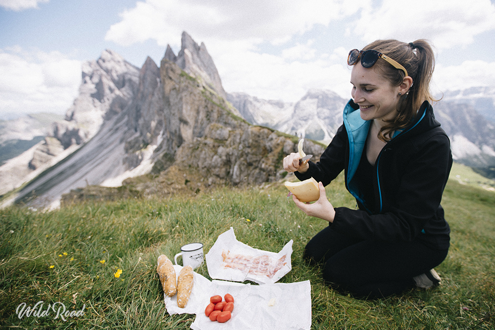Secceda avec un bon pique nique. Les Dolomites, le plus beau massif d'Europe Picque nique en haut de Secceda