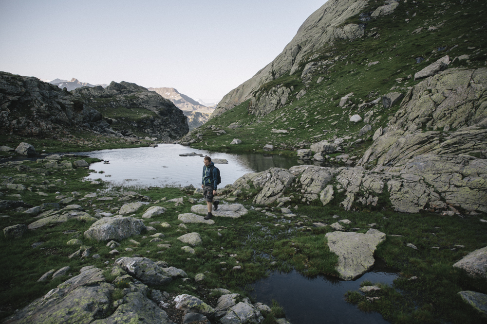 Randonnée en Savoie vers le lac du Petit dans la vallée de la Tarentaise. crédit photo : Clara Ferrand - blog Wildroad Randonnée en Savoie vers le lac du Petit dans la vallée de la Tarentaise. crédit photo : Clara Ferrand - blog Wildroad