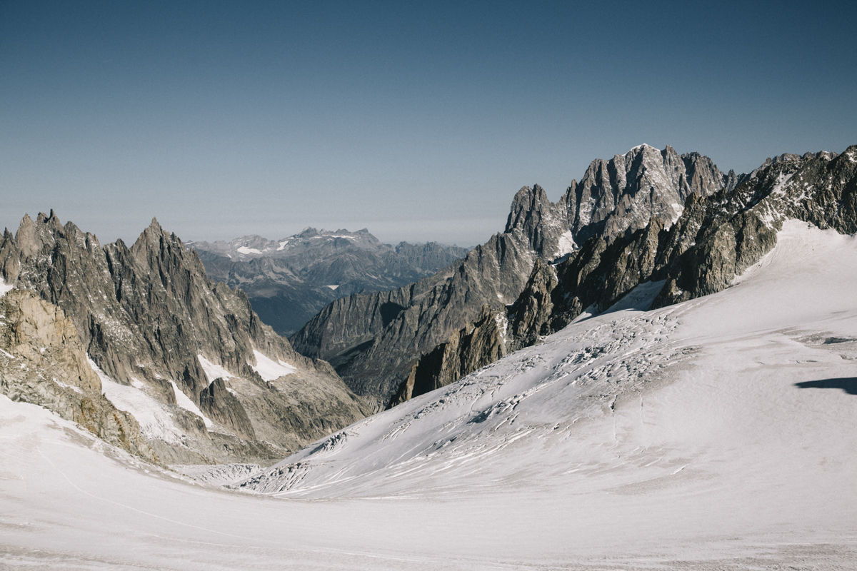 Massif du Mont-Blanc et mer de glace Massif du Mont-Blanc et mer de glace