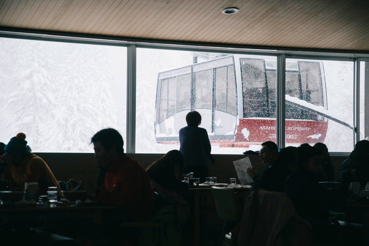 téléphérique station asahidake higashikawa hokkaido volcan japon neige hiver