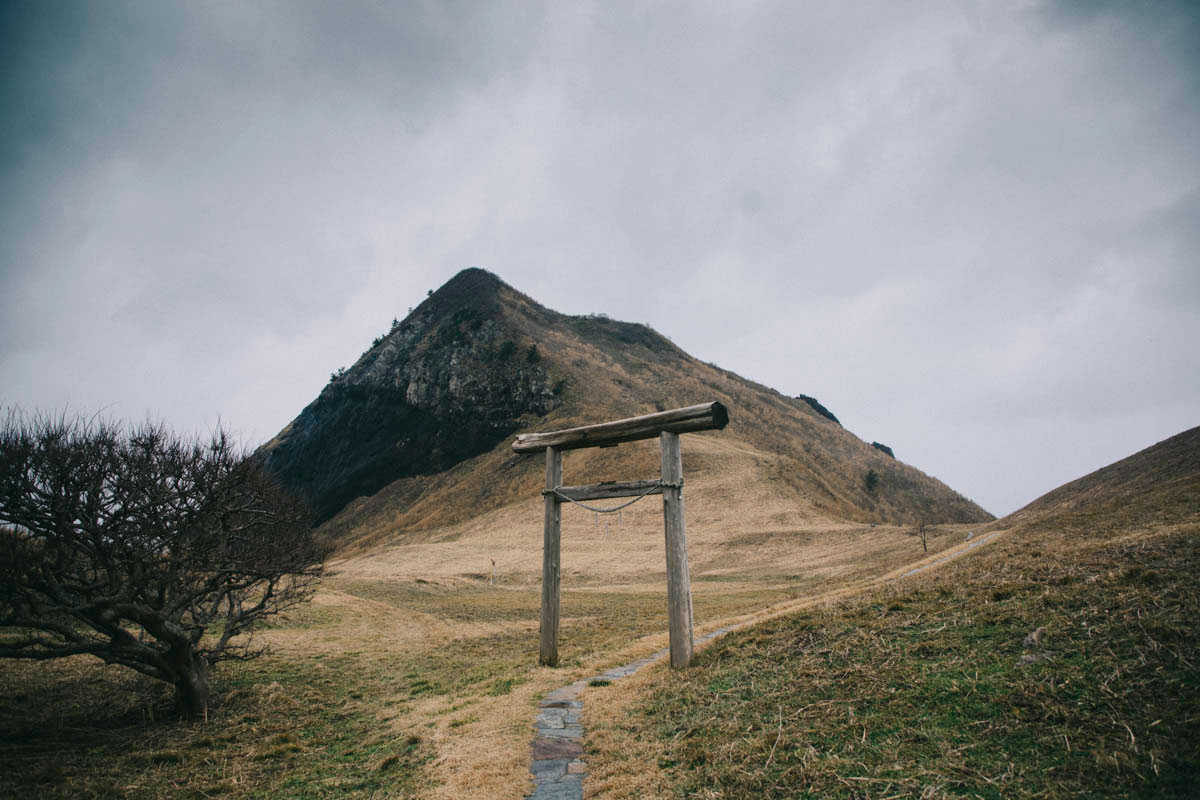 shrine rocher monogame insolite japon sado island