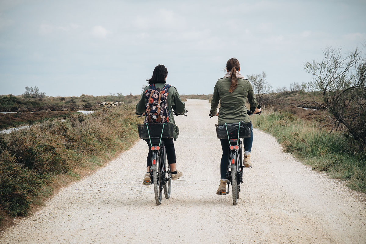 Vélo électrique sur la Digue à la mer en Camargue