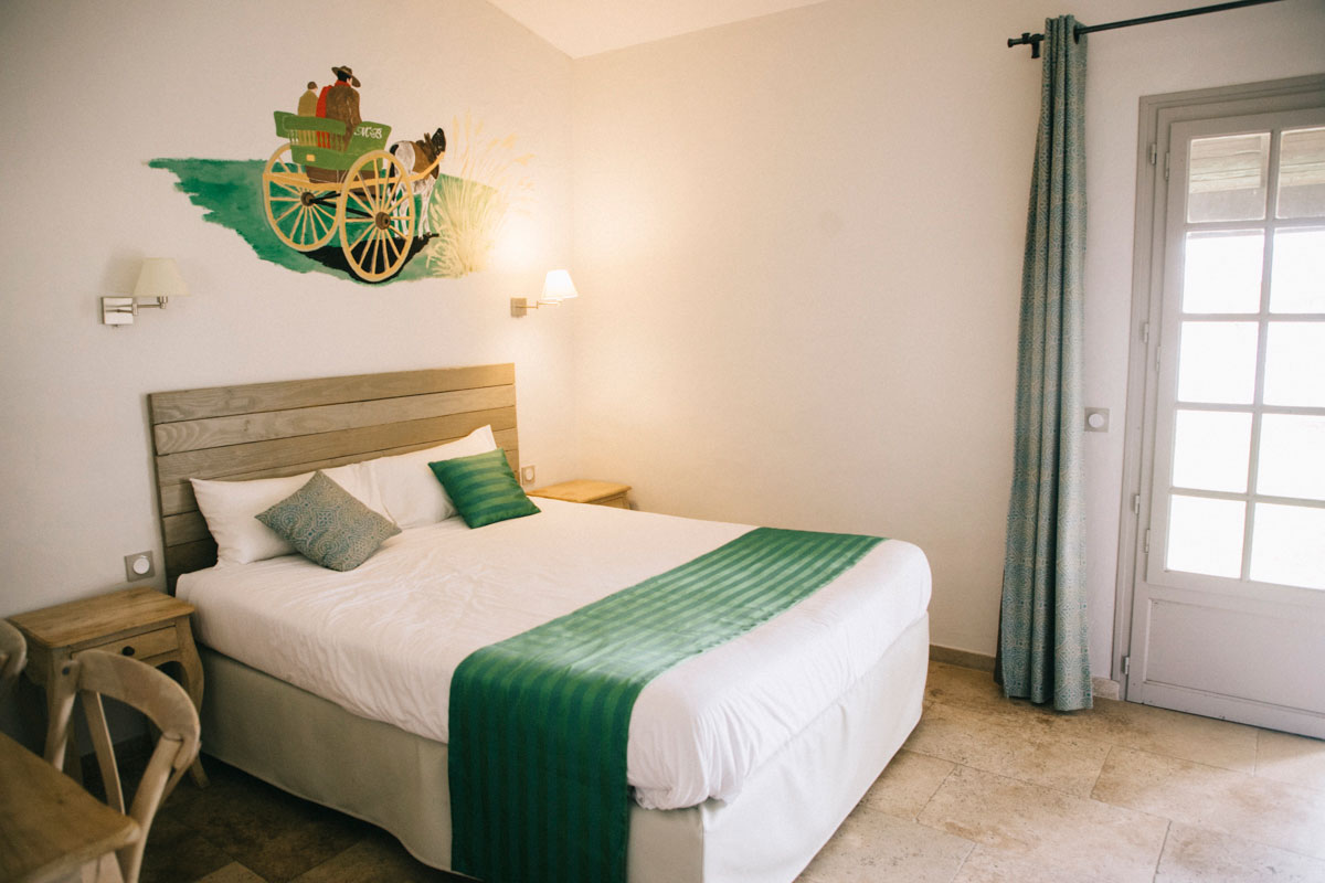 Chambre au Mas des Barres dans le parc régional de la Camargue