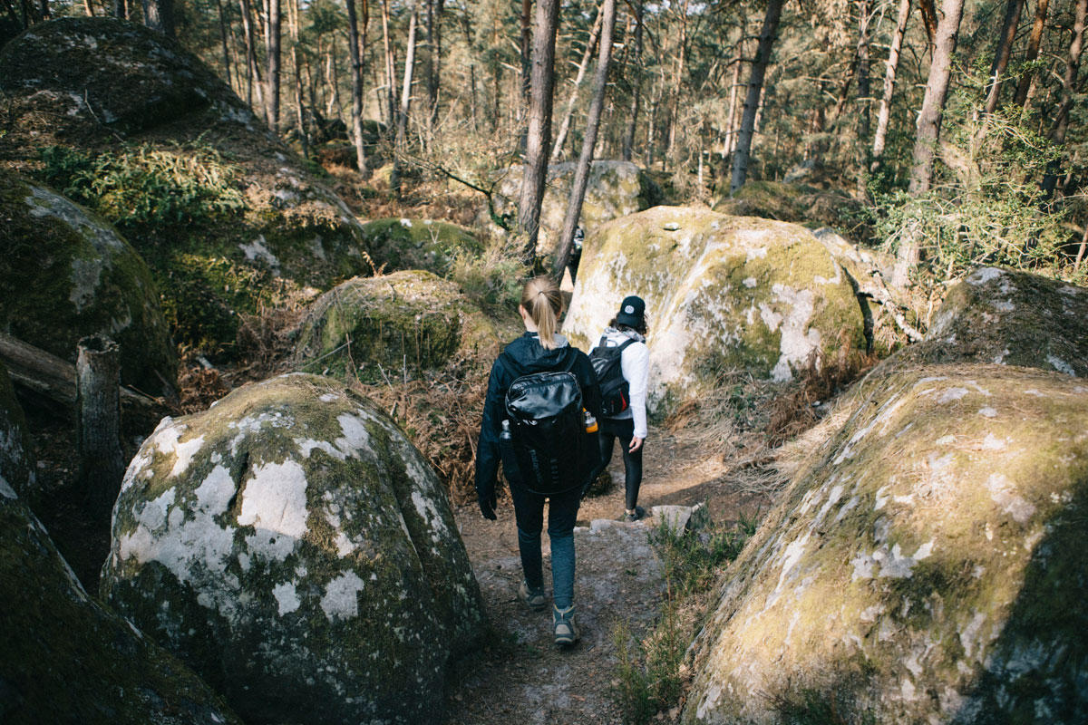 Randonnée entre les bloc de granite fontainebleau week-end itinéraire