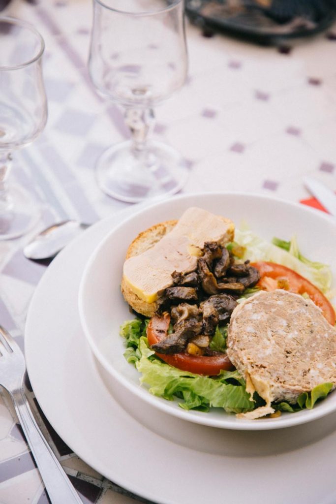 Plat de diner veillé à la ferme aux étoiles