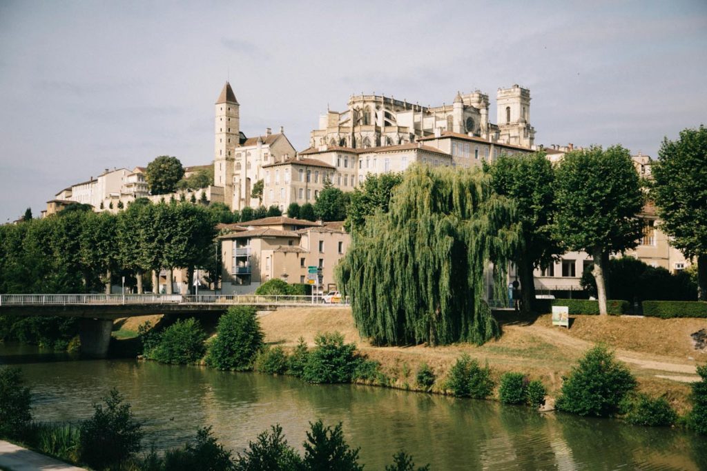 la cathédrale d'Auch et le pont de treille