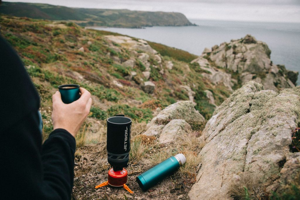 café avec le jetboil au matin