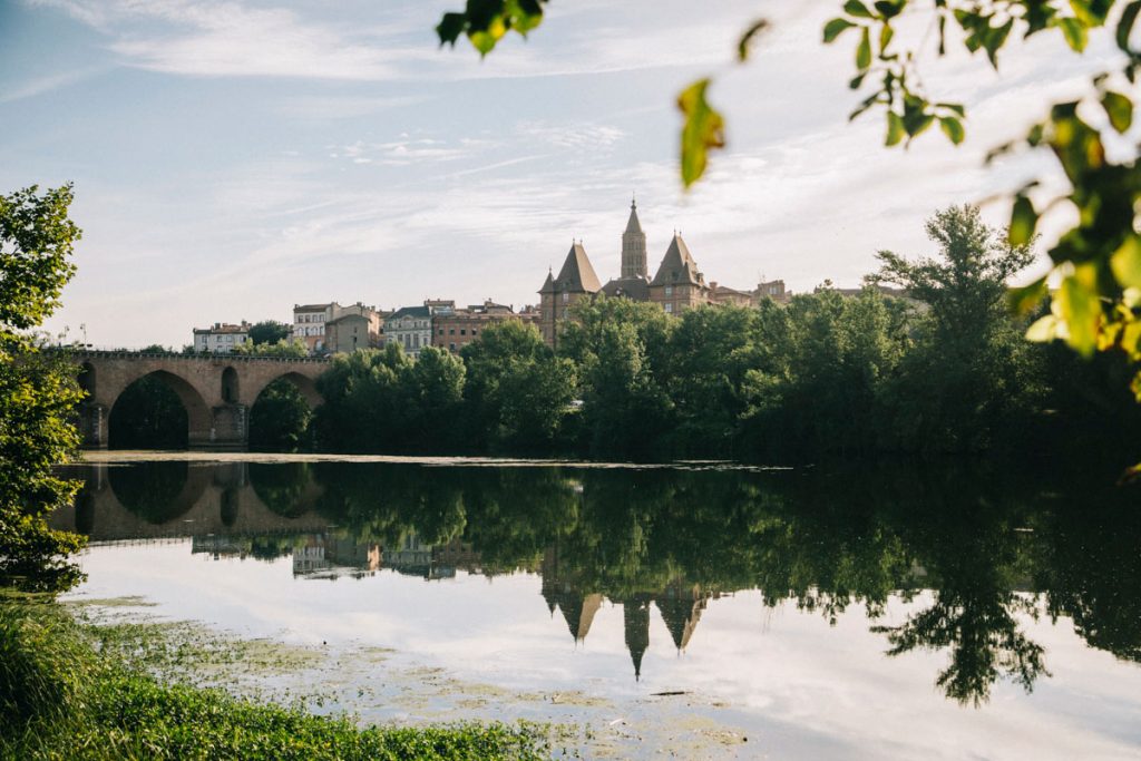 la ville de Montauban et le pont vieux. crédit photo : Clara FERRAND - blog Wildroad