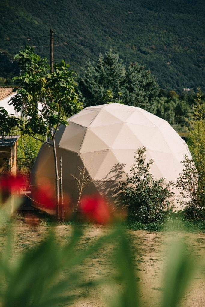 dôme hébergement insolite dans le camping du Caroux