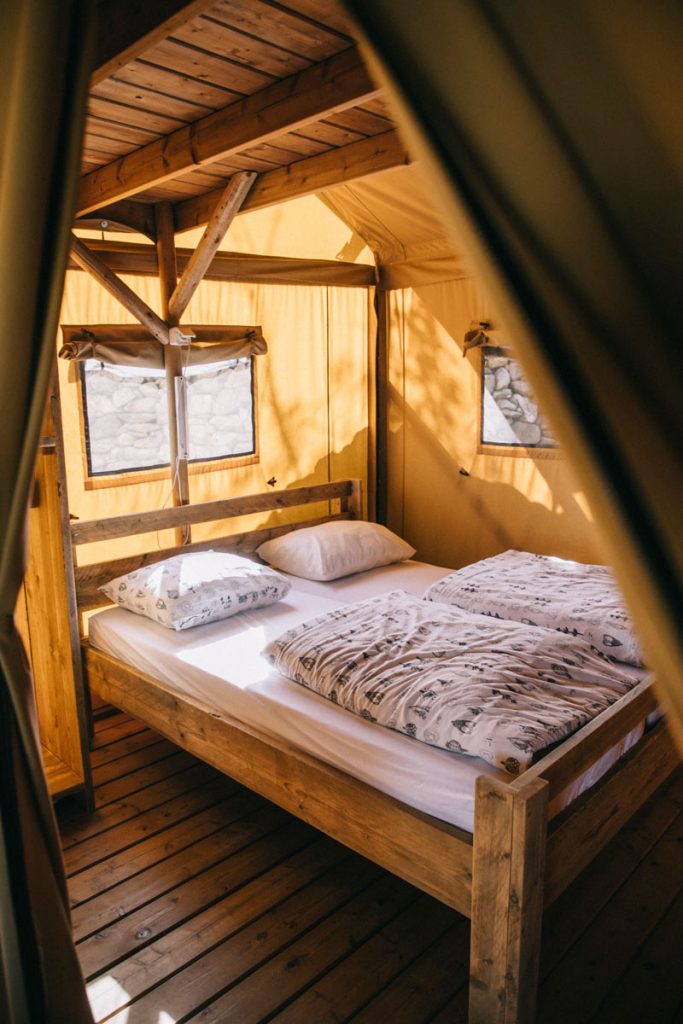 intérieur de la tente canadien du camping du Caroux