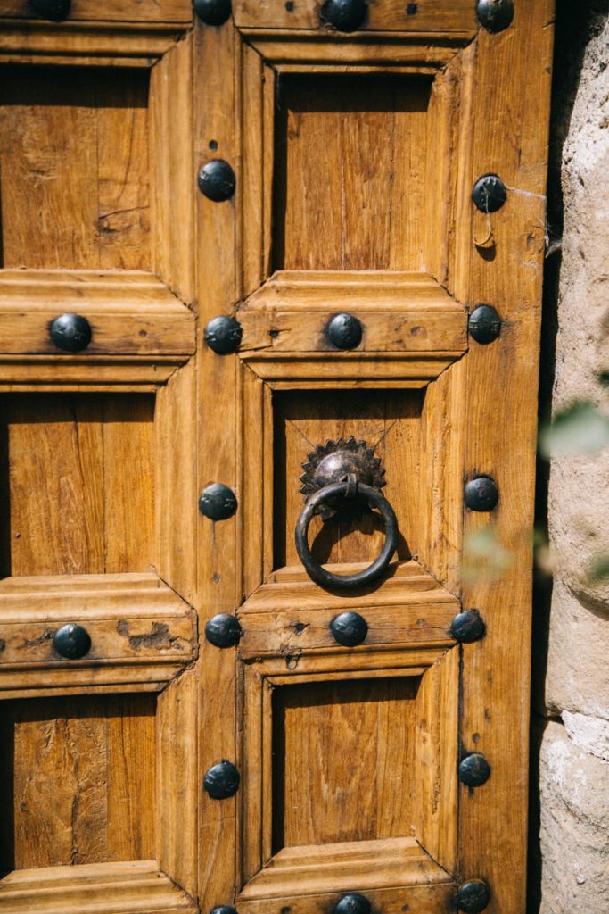 la porte du château de Dio