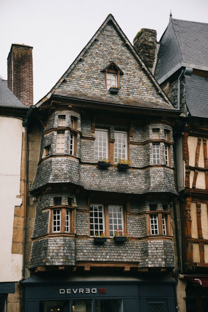 les maisons de la place du général Leclerc