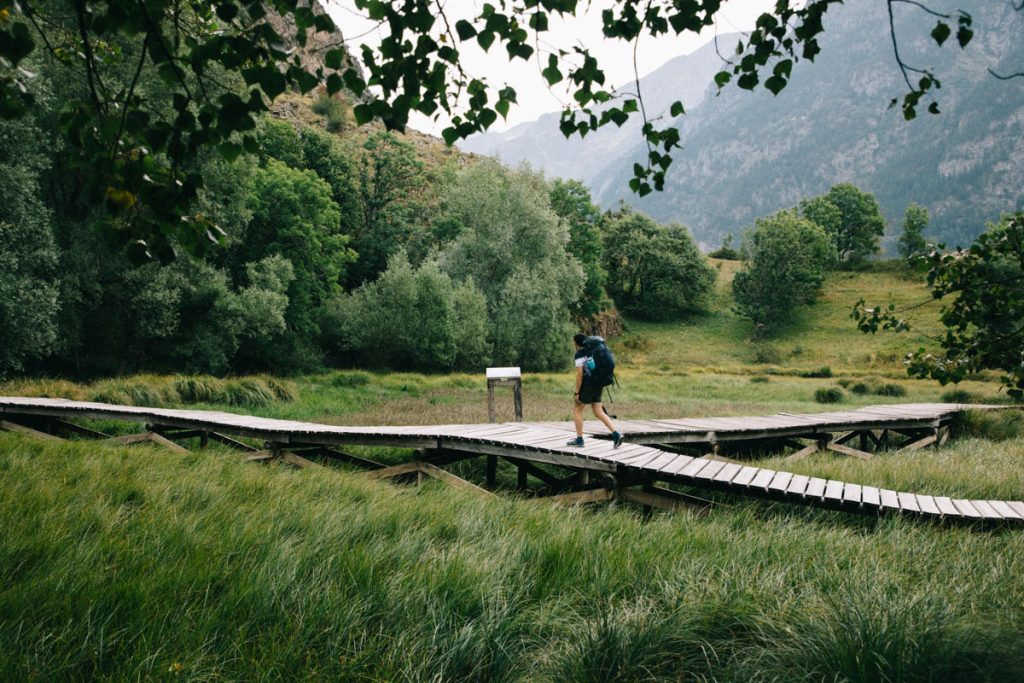 passerelle sur le lac Lovitel