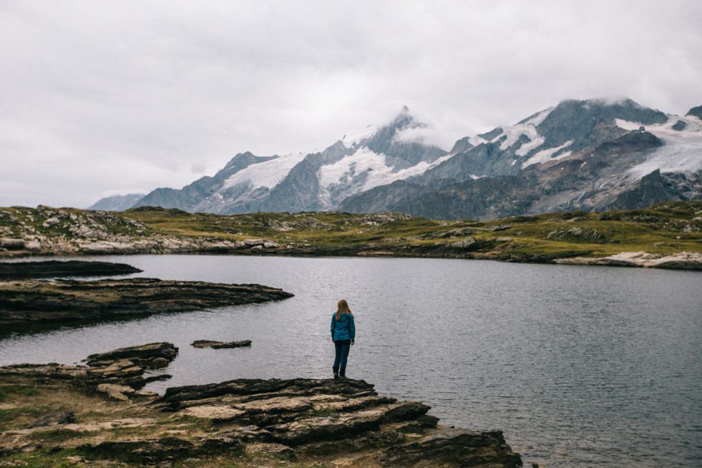 le lac noir et les glaciers des ecrins