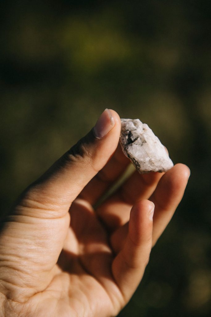 morceau de quartz trouvé au lac cristallin