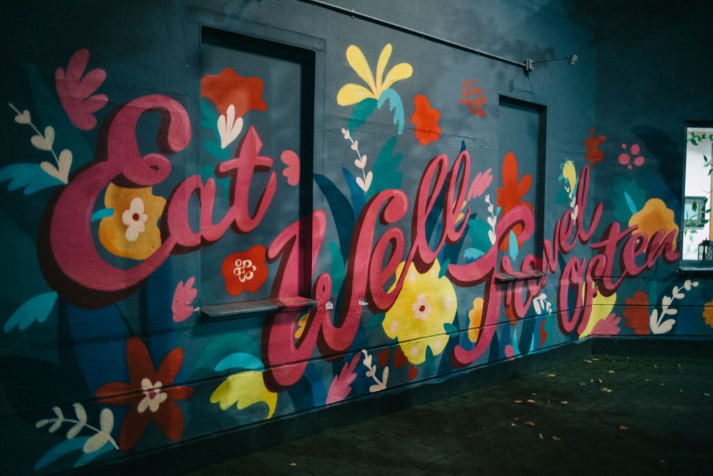 murales eat well travel often