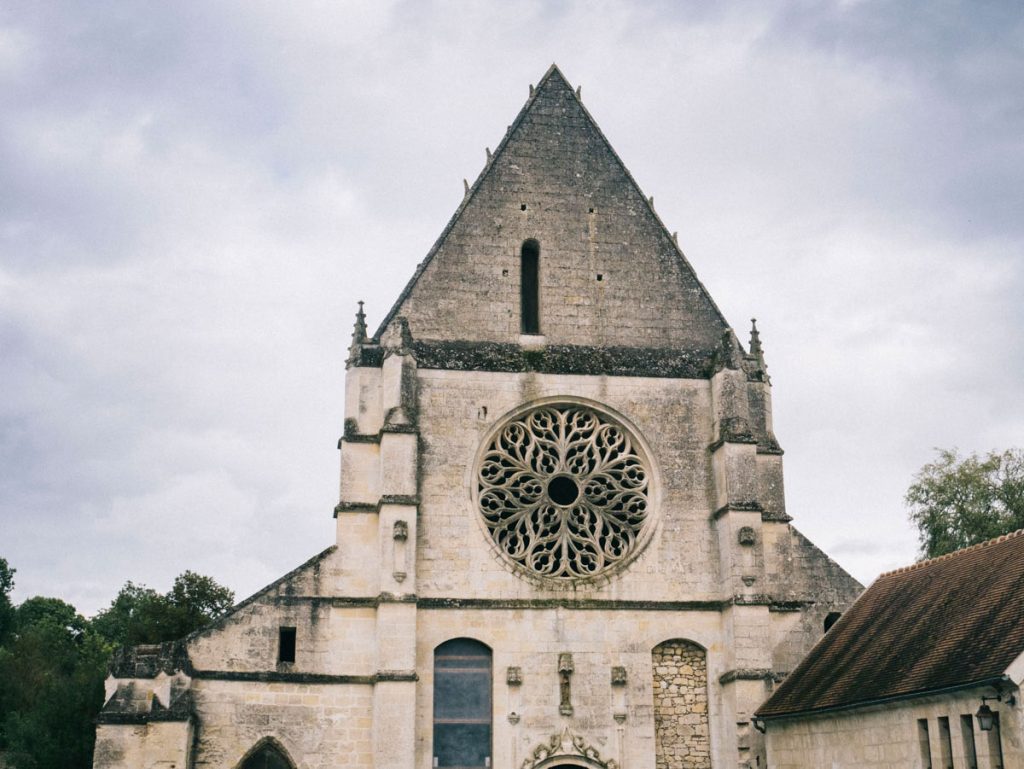 l'abbaye de lieu restauré et l'arrivée