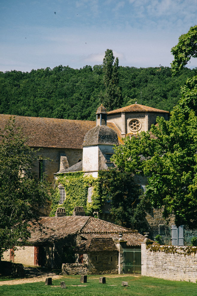 l'abbaye de Beaulieu dans le Tarn et Garonne. crédit photo : Clara FERRAND - blog Wildroad