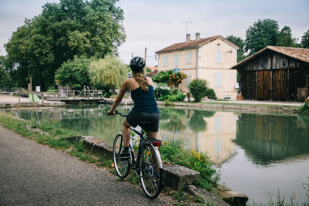 le canal des 2 mers sur la partie Tarn et Garonne. crédit photo : Clara FERRAND - blog Wildroad