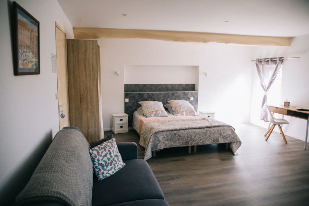 chambre d'hôte à la ferme des Parreaux. crédit photo : Clara FERRAND - blog Wildroad