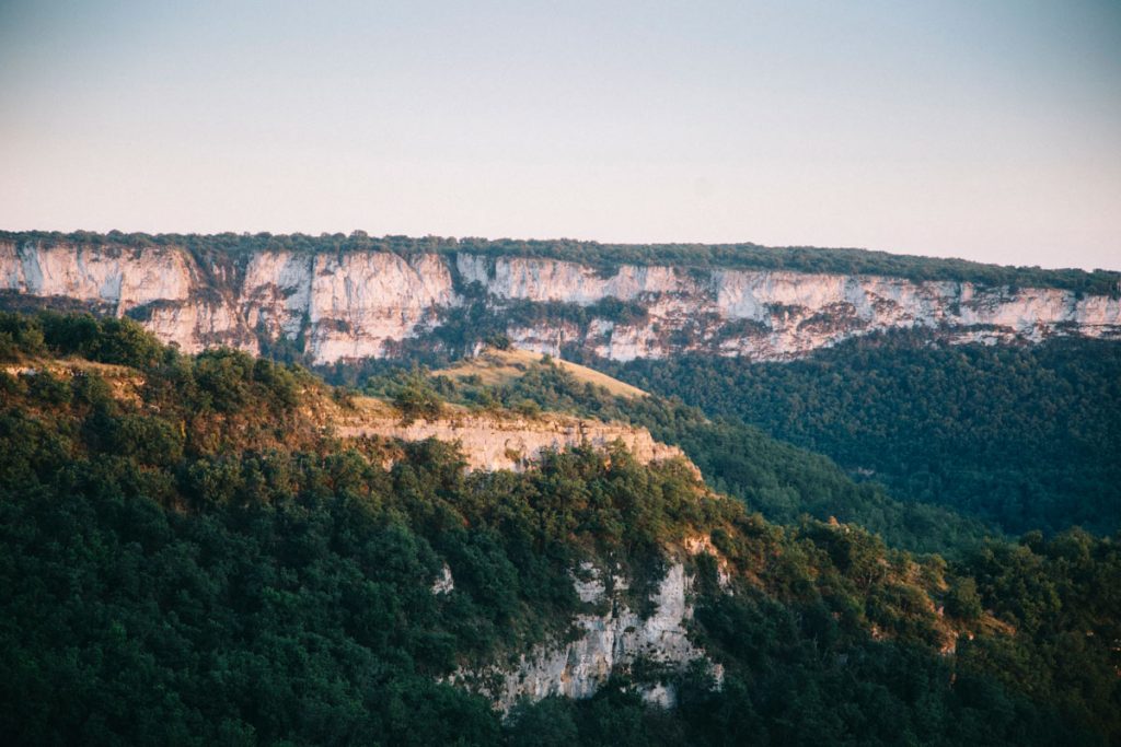 panorama sur les gorges de l'Aveyron. crédit photo : Clara FERRAND - blog Wildroad
