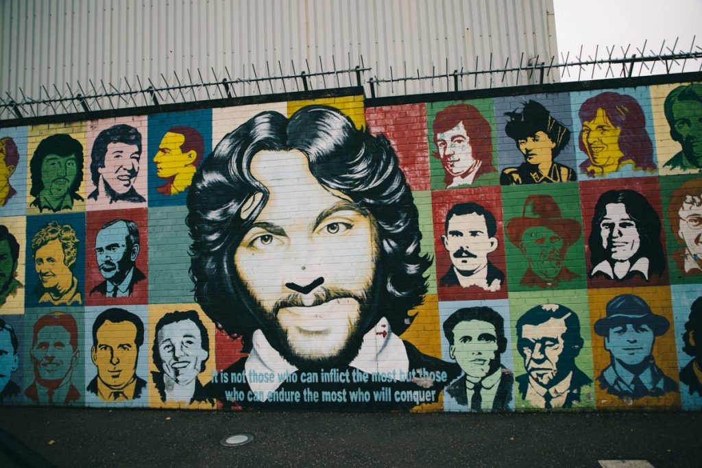 les greviste de la faim sur le mur de la paix à Belfast