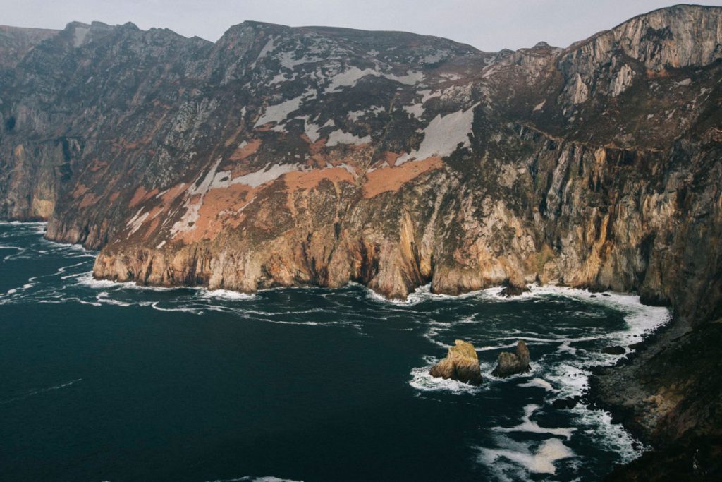 les falaises de Slieve League dans le comté de Donegal