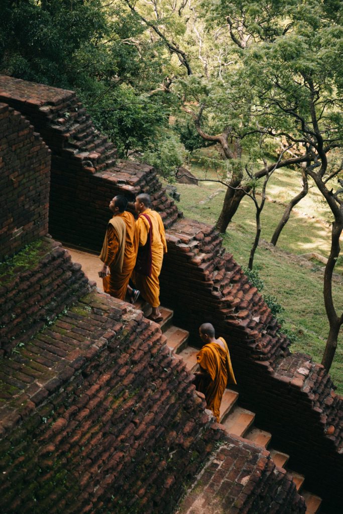 gravir Cigiriya le rocher du lion