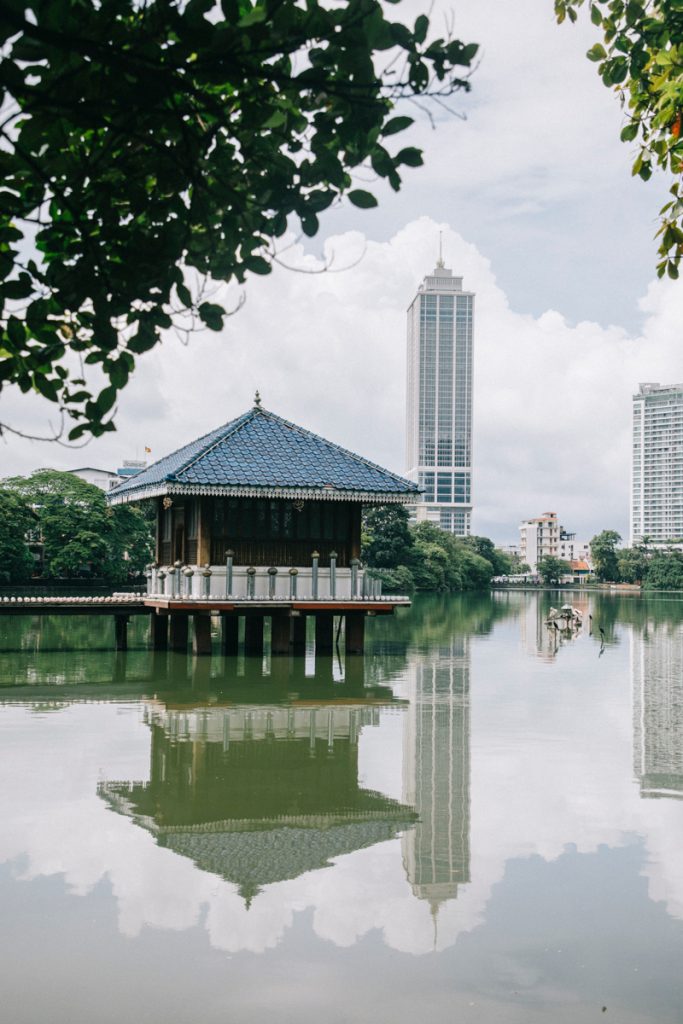visiter les temple dans la capitale Colombo