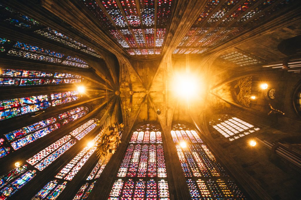 le coeur de la cathédrale d'Aix-la-Chapelle est la réplique de la Sainte-Chapelle
