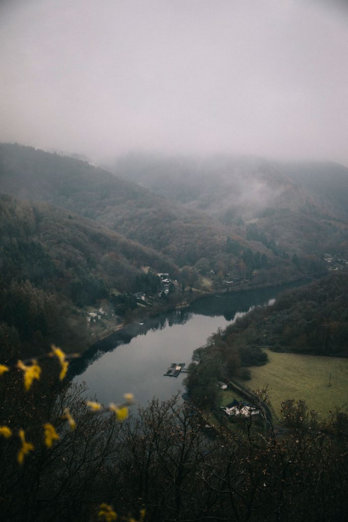 l'un des beau point de vue sur le Rur dans le parc national d'Eifel