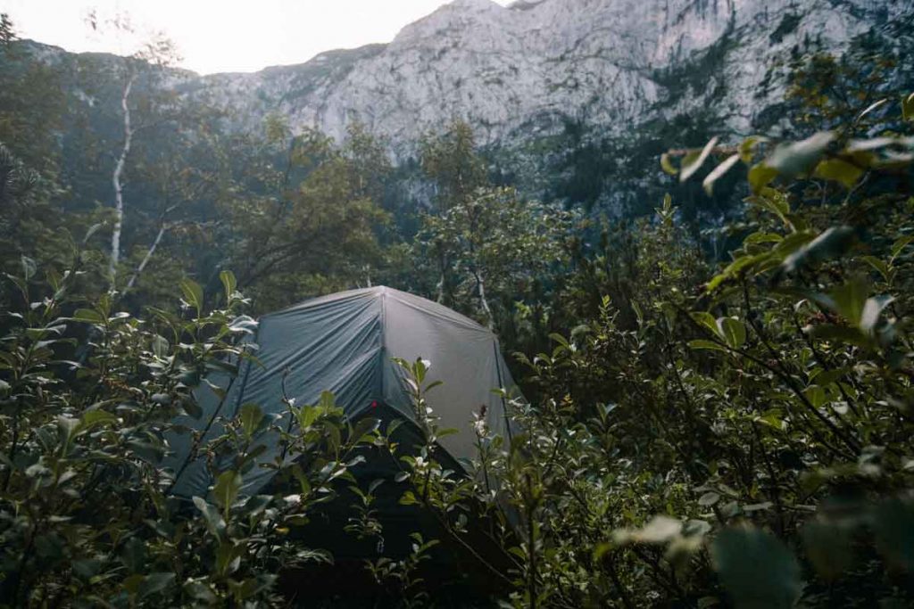 la technique du pas vu pas prit en Autriche pour faire un camping sauvage