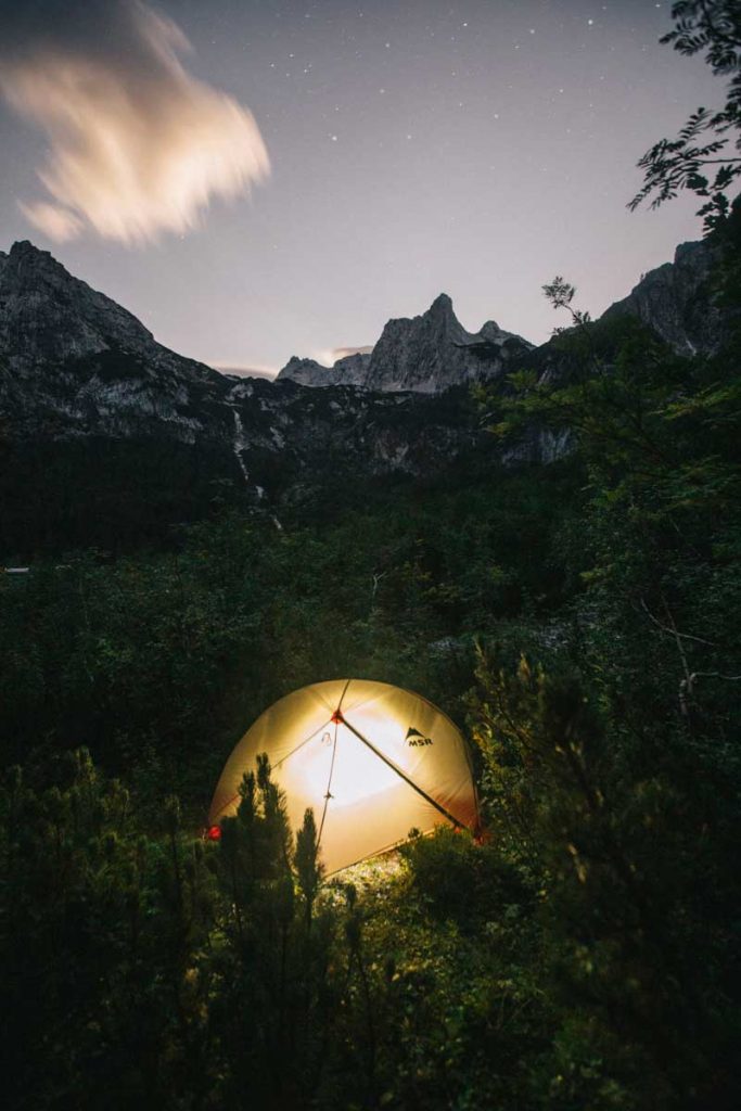 où planter sa tent pour un bivouac en Autriche : randonné et camping sauvage au lac de Gosausee