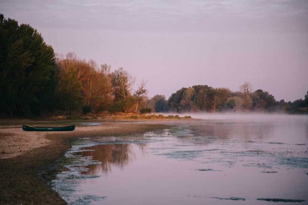 La loire, dernier fleuve sauvage d'Europe, récit d'une descente en Canoë depuis Orléans.
Credit photo : wildroad / clara Ferrand