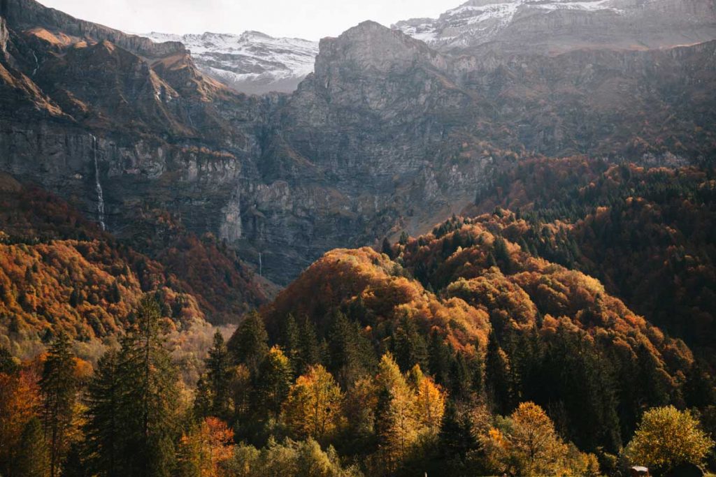 Les paysages des alpes, le cirque de Sixt-Fer-à-Cheval en Haute-Savoie. Credit photo : Clara Ferranddu blog Wildroad