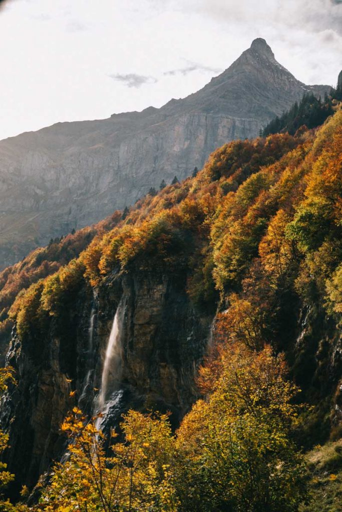 Les randonnées à faire en Haute-Savoie : le cirque de Sixt-Fer-à-Cheval. crédit photo : Clara Ferrand