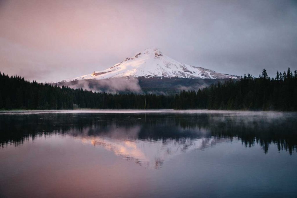 spring at Trillium Lake with mont Hood. crédit photo : Clara Ferrand Wildroad