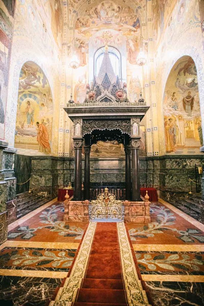 L'intérieur de l'église de Saint-Sauveur du Sang versé à Saint-Petersbourg