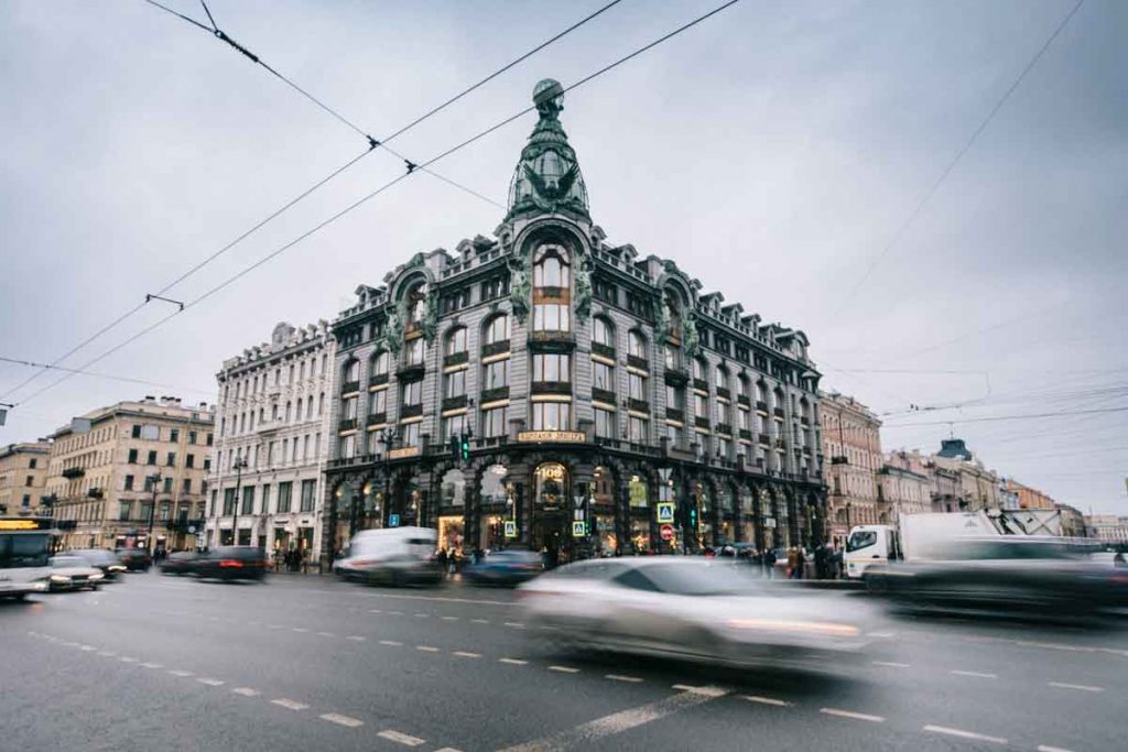 La Perspektiv Nevski en centre-ville de Saint-Petersbourg