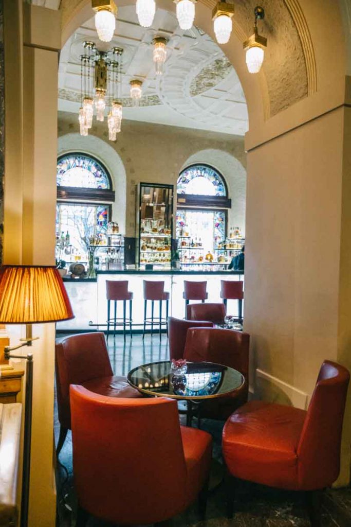 Le bar de l'hôtel Grand Europe de Belmond