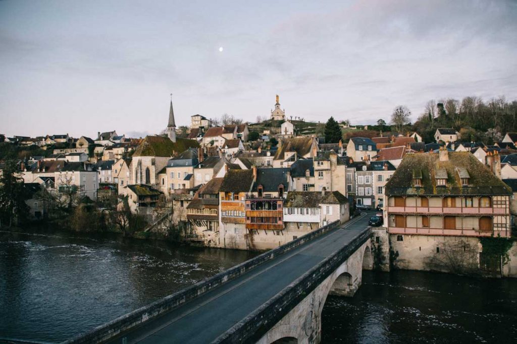 La vue sur Argenton-sur-Creuse depuis les vieille maison du pont chambre d'hôte. crédit photo : Clara Ferrand - blog Wildroad