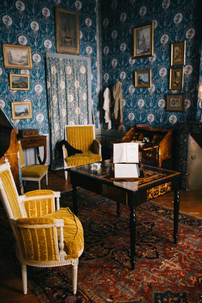 La chambre bleue dans la maison de George Sand à Nohant dans l'Indre. crédit photo : Clara Ferrand