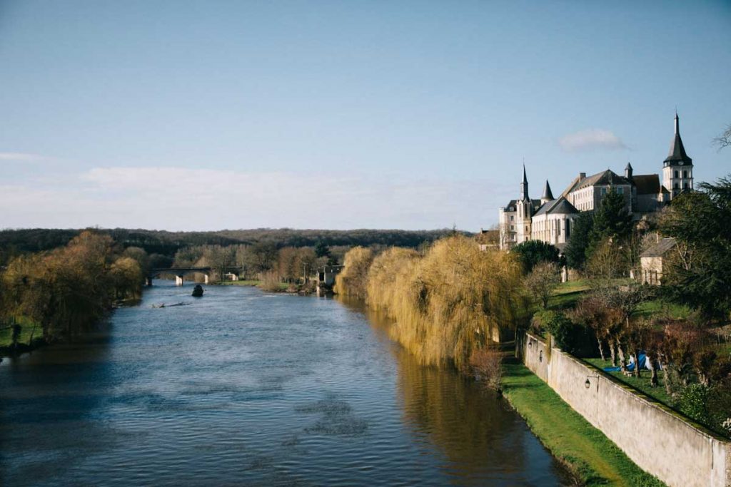 Le village de Saint-Gauthier dans la vallée de la Creuse dans l'Indre. crédit photo : Clara Ferrand - blog Wildroad