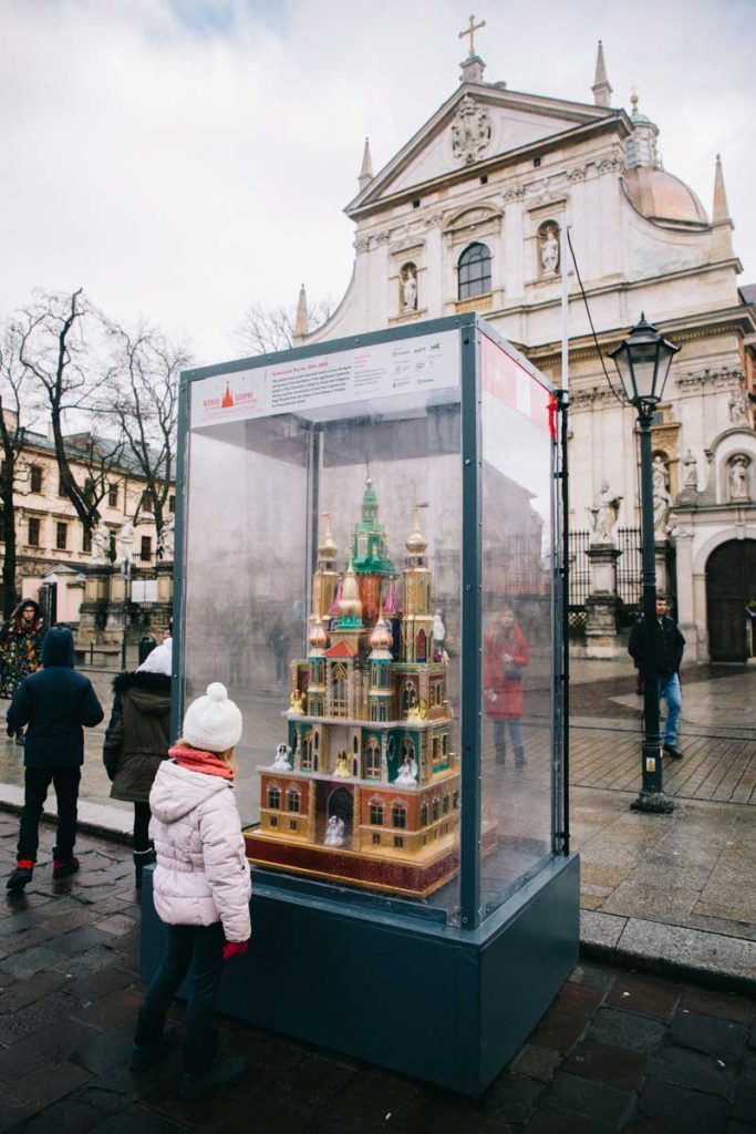 Les crèche de noël de Cracovie en Pologne, une tradition ancestrale. credit photo : Clara Ferrand - blog Wildroad
