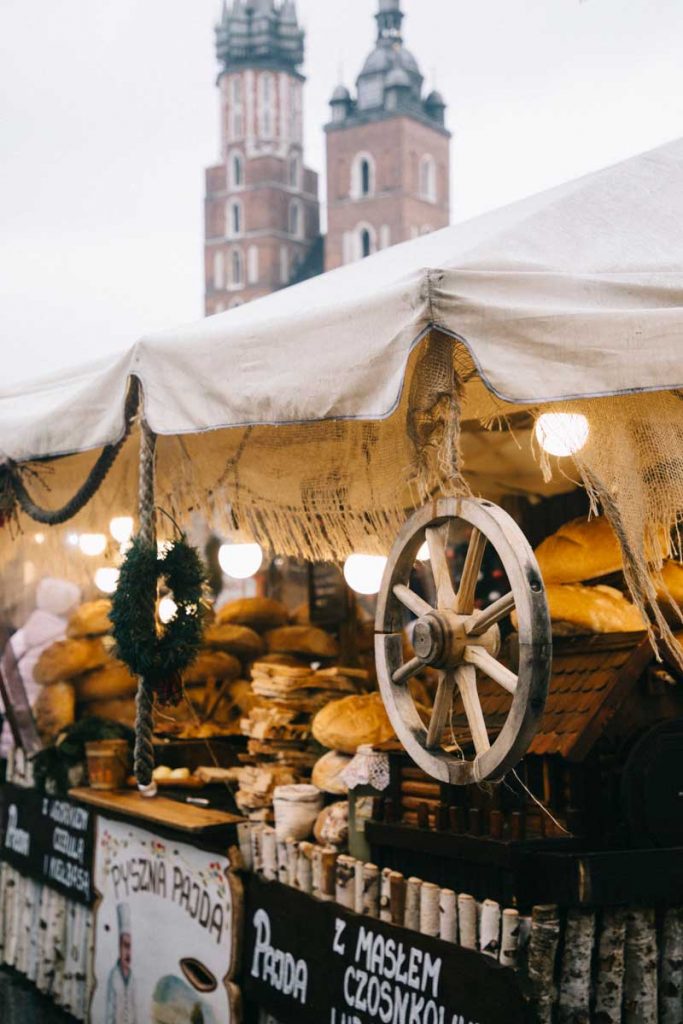 Visiter Cracovie et son marcher de Noël en Pologne. credit photo : Clara Ferrand - blog Wildroad