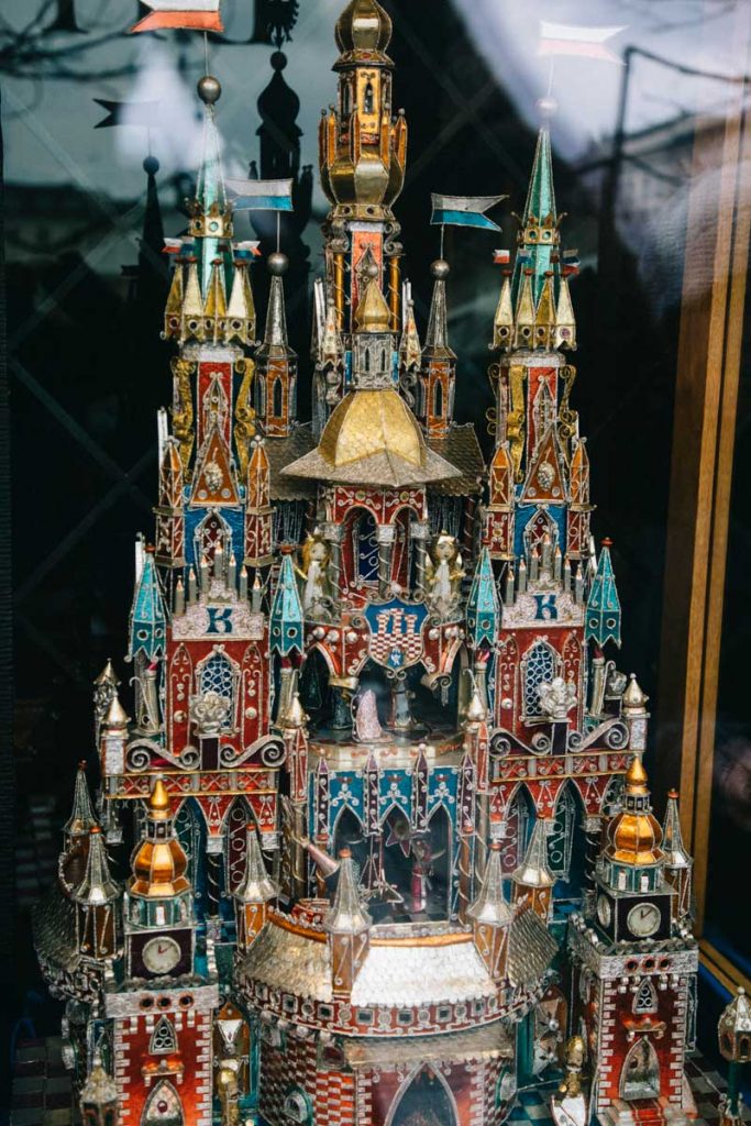 Les crèche de noël de Cracovie en Pologne, une tradition ancestrale. credit photo : Clara Ferrand - blog Wildroad