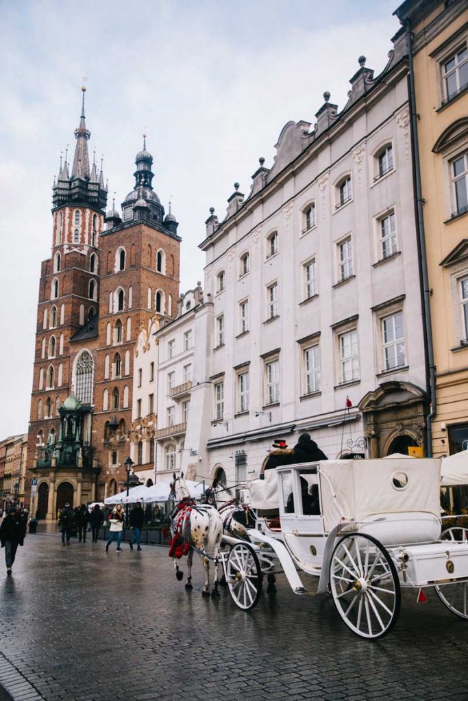 L'église de Notre-dame sur la place du Rynek à Cracovie