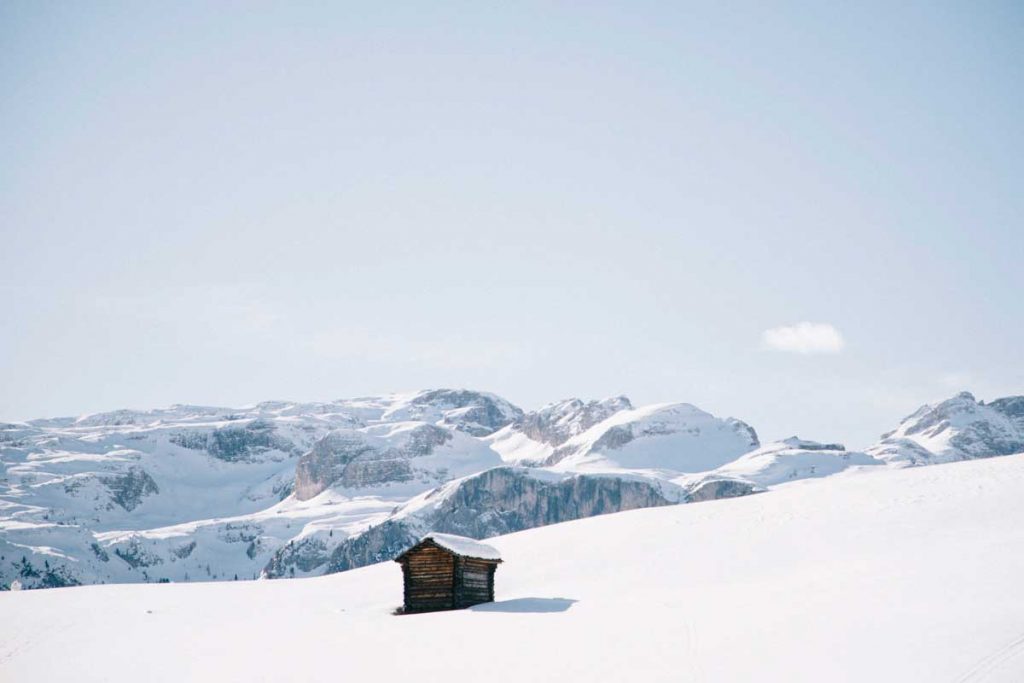 La beauté des Dolomite alors d'une road trip en hiver dans le south tirol. crédit photo : Clara Ferrand - wildroad blog