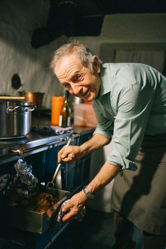 Manger dans une ferme Ladine typique du sud Tirol en italie. crédit photo : Clara Ferrand