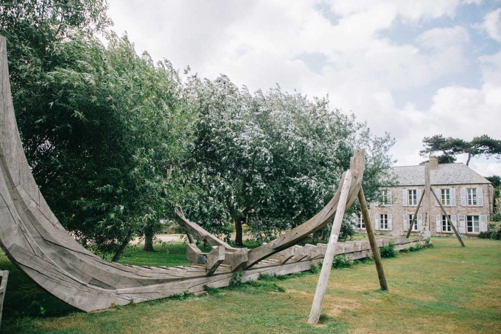 Le jardin maritime dans le Lazaret à découvrir lors d'une journée sur l'île de Tatihou. crédit photo : clara Ferrand - blog Wildroad